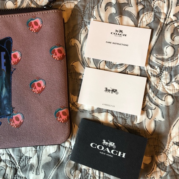 Disney X Coach Snow White Turnlock Pouch - Picture 8 of 8